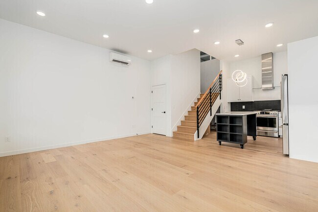 Foto del edificio - 1428 N 80th St