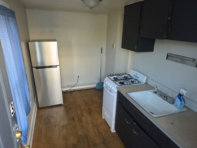 Building Photo - 1619 Berryhill St