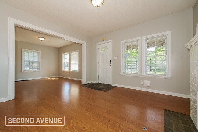 Foto del edificio - 2314 Van Brunt Blvd
