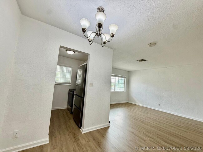 Foto del edificio - 1671 NE 33rd St
