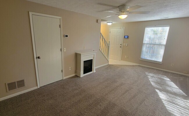 Foto del edificio - 382 Waterside Avenue