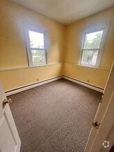 Building Photo - 923 Greenbriar Rd