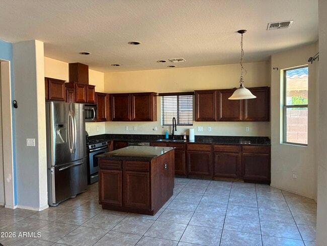 Foto del edificio - 3340 S Sunland Dr