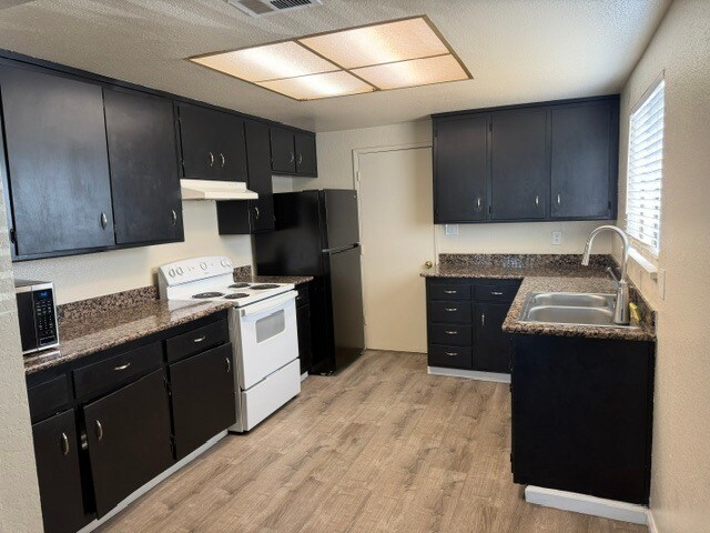 Foto del edificio - Manteca 2 Bedroom 1 Bathroom Duplex