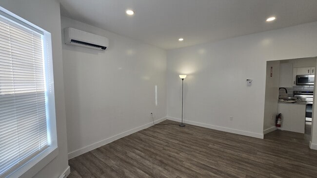 Building Photo - 87 Weldon St