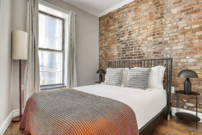 Foto del edificio - 438 W 52nd St