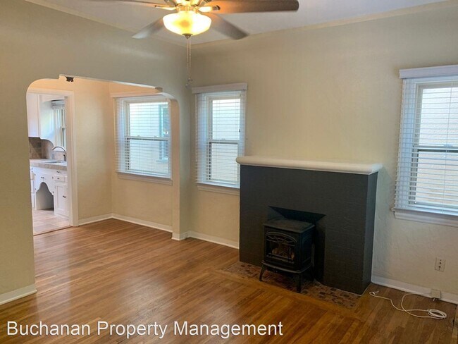 Building Photo - 2 br, 1 bath House - 4480 Oregon Street