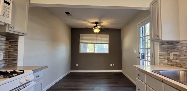 Accent walls - 809 Badgley Dr