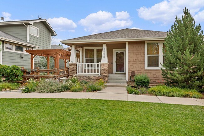 Foto del edificio - Beautiful Monument Ranch with Finished Basement & Low-Maintenance Living!