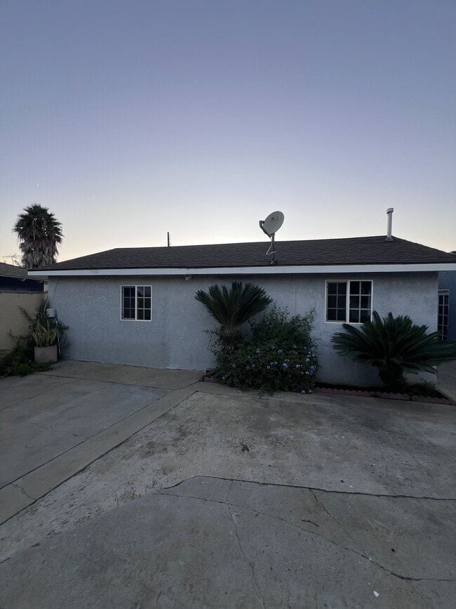 Building Photo - 14951 Cerritos Ave