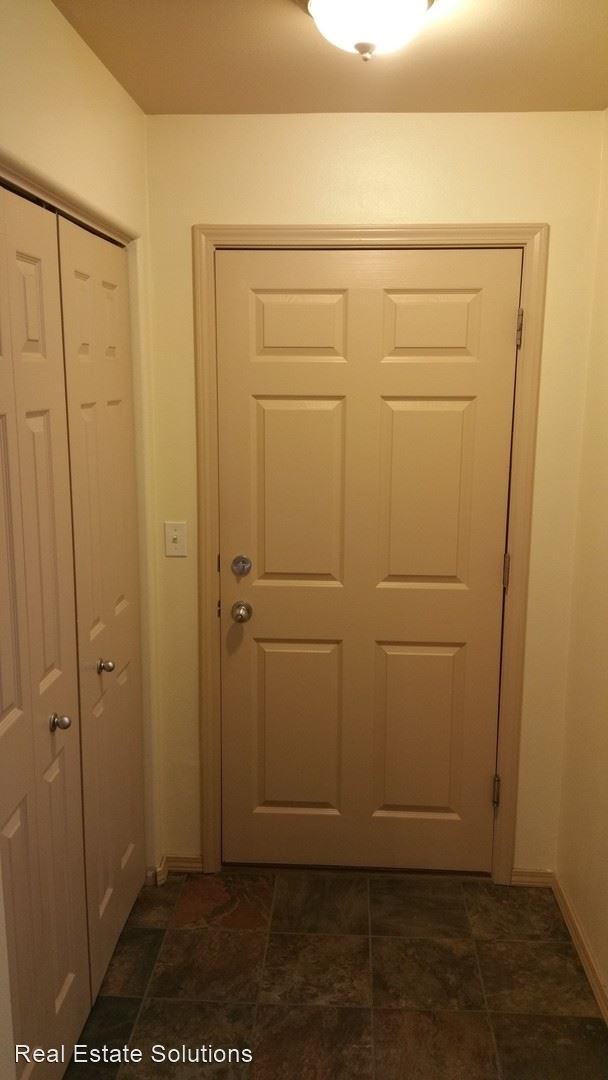 Building Photo - 2 br, 2 bath House - 6109 Debarr Road #205