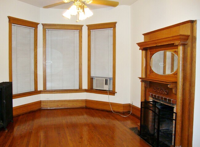 Sala de estar - 3538 N Reta Ave