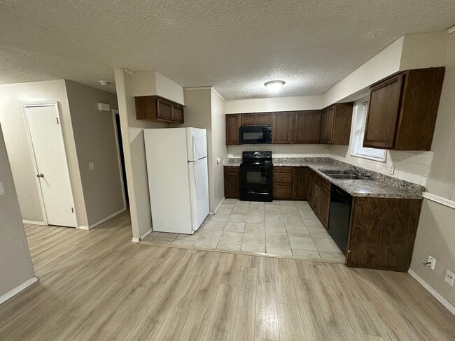 Building Photo - House for Rent in Battlefield MO!