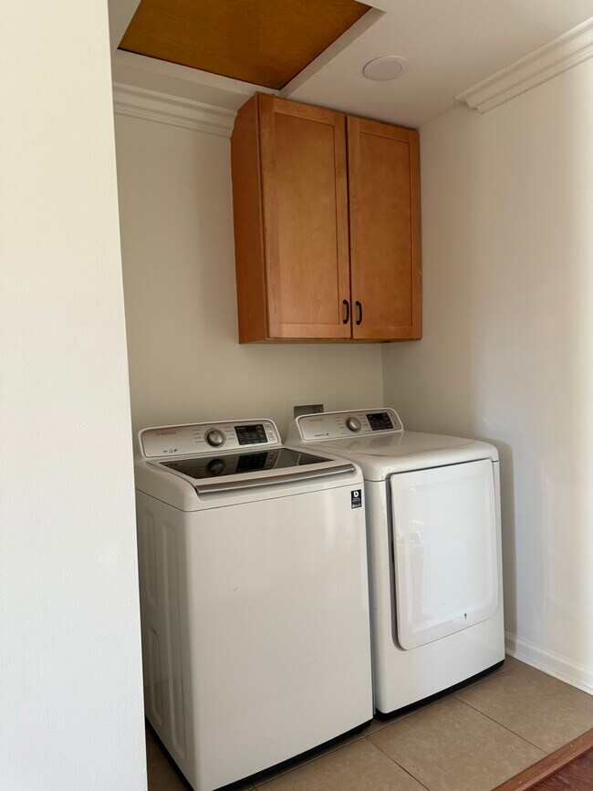 Foto del edificio - 10548 Tinker Ave