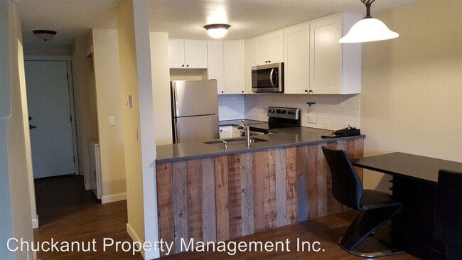 Building Photo - 2145 Eastview Pl