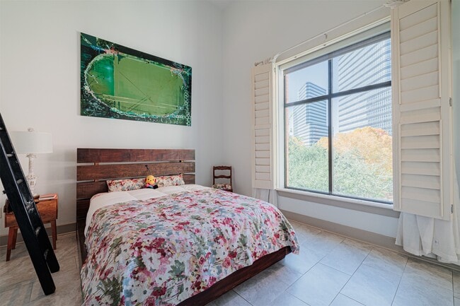 Building Photo - 1901 Post Oak Blvd