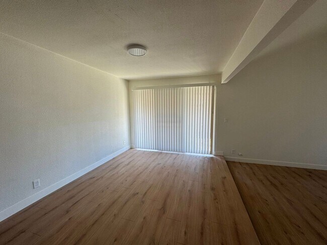 Foto del edificio - 5048-5050 Shell Street