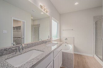 Building Photo - 12983 Skyline Dr