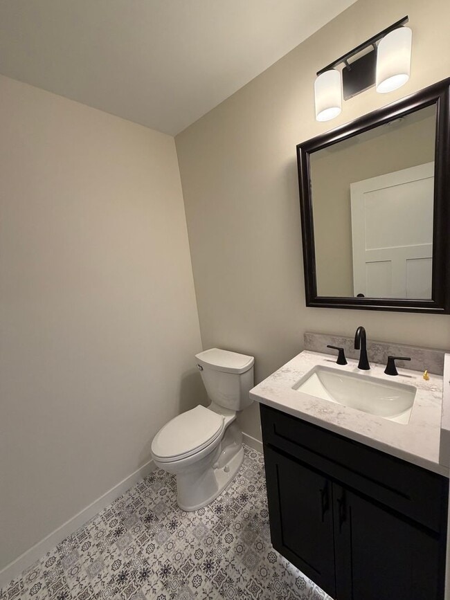 Building Photo - Available Now brand New Build 3 bed 2.5 bath