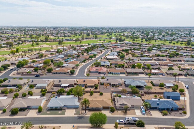 Foto del edificio - 10301 W Charter Oak Dr