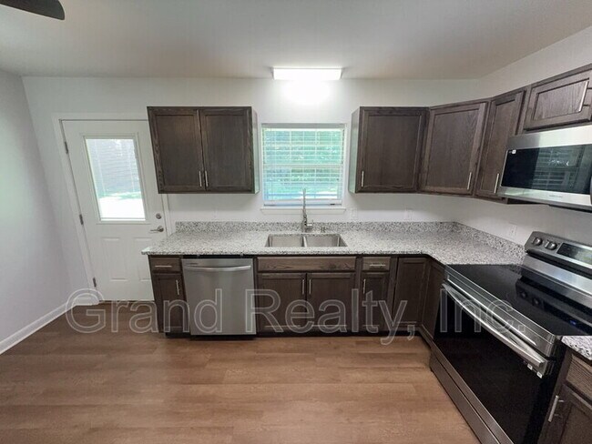 Foto del edificio - 6221 Fox Run St