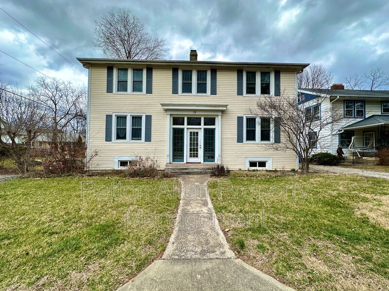 19 Saluda St Unit Apt 3, Asheville, NC 28806 Condo for Rent in