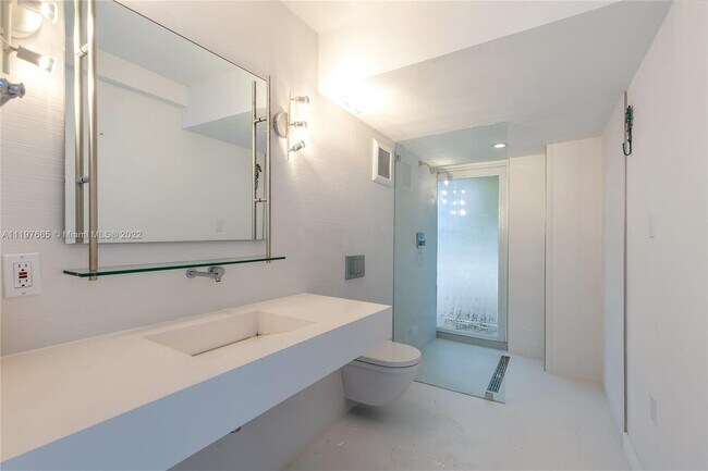 Building Photo - 297 N Coconut Ln
