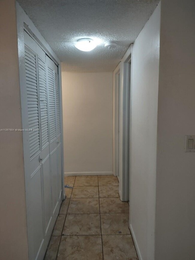 Building Photo - 11925 NE 2nd Ave  B216 North Miami Fl 33161