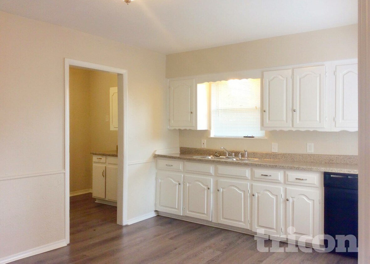 Foto del edificio - 415 E Mona Ave