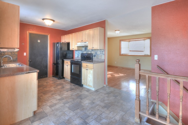 Building Photo - 475 Avenida Del Cielo
