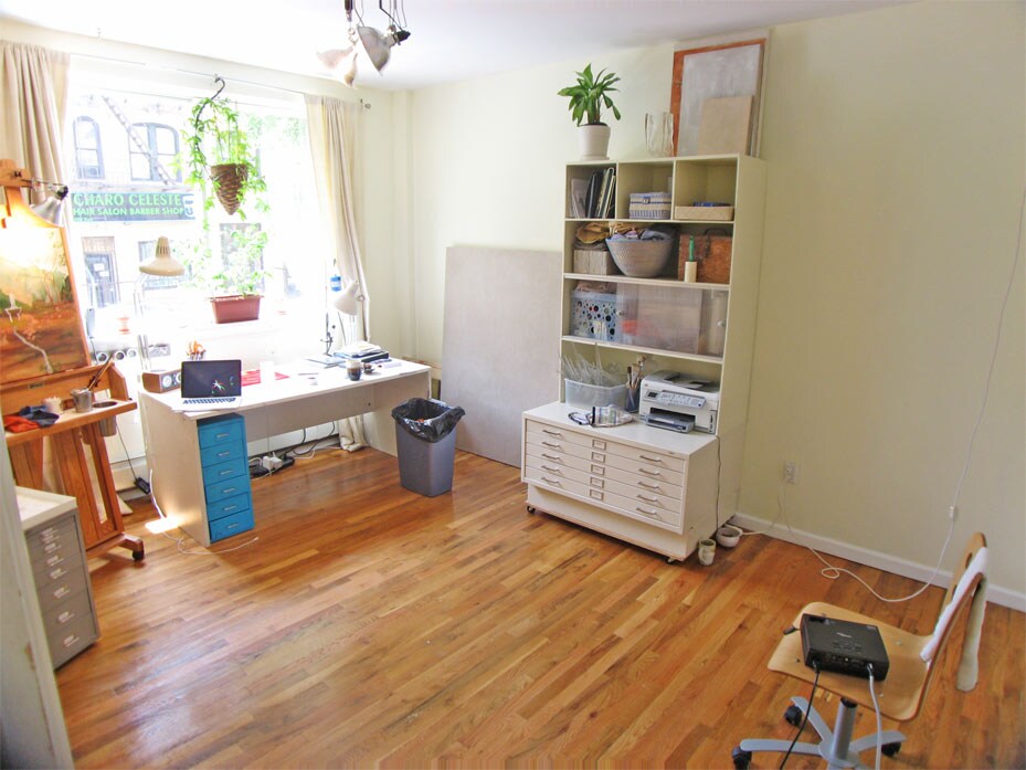 Foto principal - 241 S 2nd St