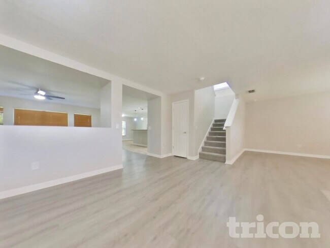 Foto del edificio - 321 Black Springs Ln