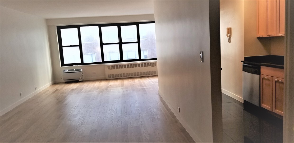 Primary Photo - 144 4th Ave
