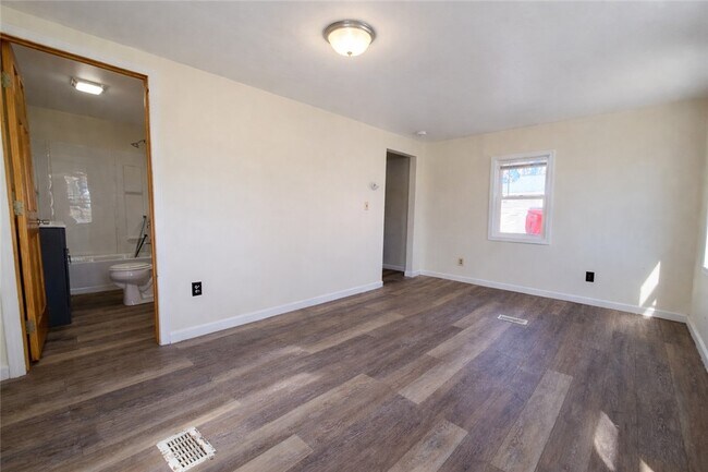 Foto del edificio - 350 Waterloo Geneva Rd