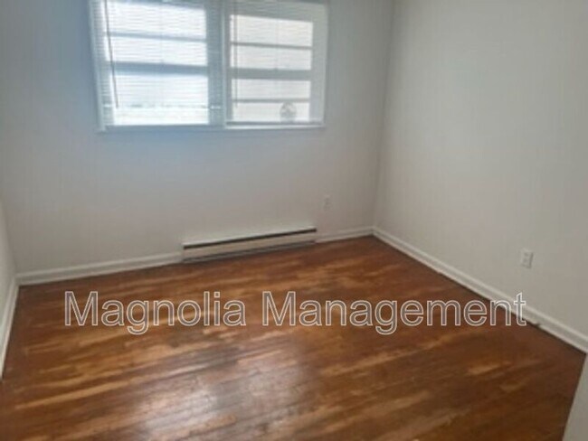 Foto del edificio - 248 Gholson Ave
