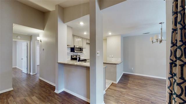 Building Photo - 2100 Rainbow Dr