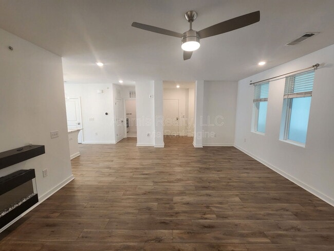 Building Photo - 383 Grant Cir SE