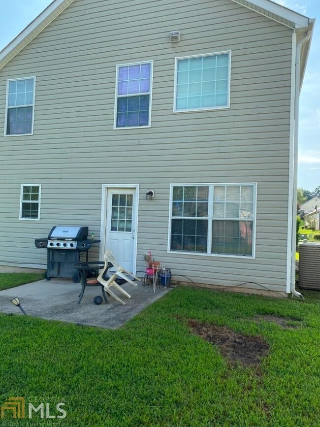 Building Photo - 7903 Four Oaks Ct