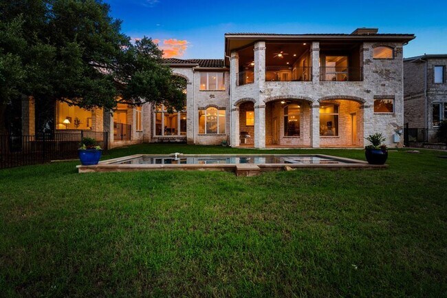 Foto del edificio - 401 Brooks Hollow Rd