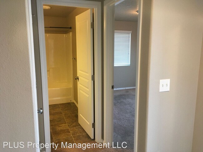 Foto del edificio - 3 br, 2 bath House - 712 NE Redwood