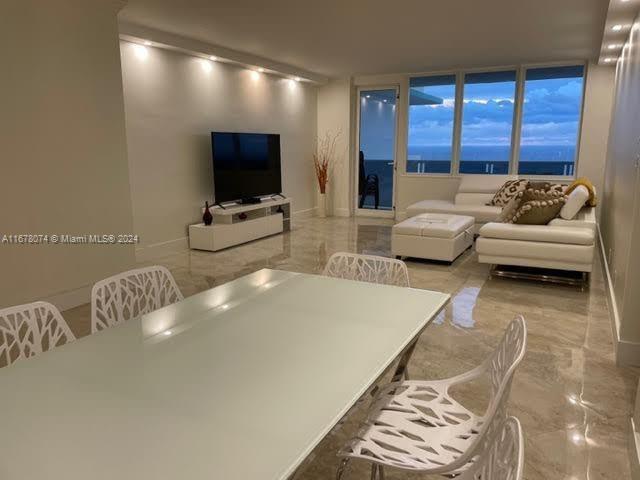 Foto del edificio - 3725 S Ocean Dr