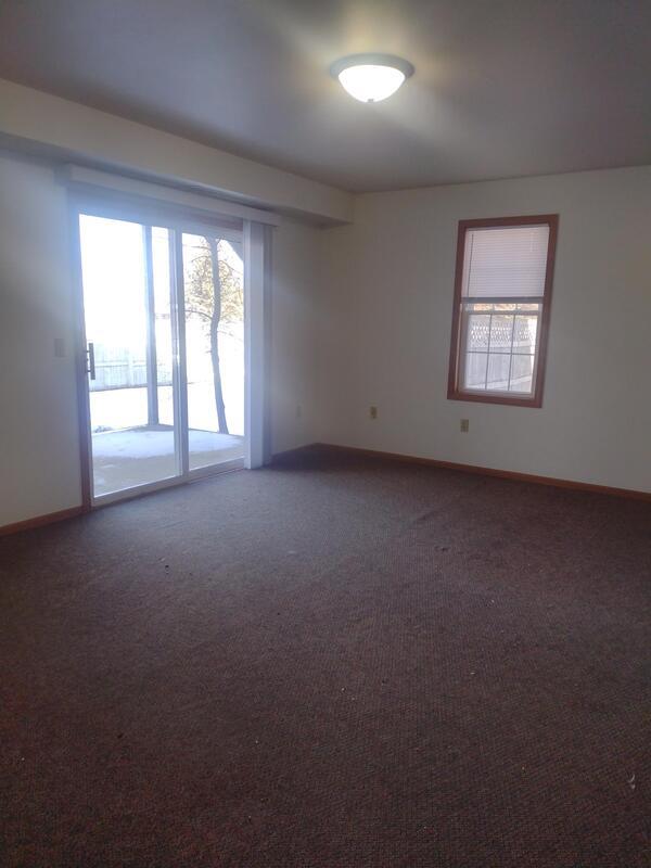 Building Photo - 2210 Valley Rd