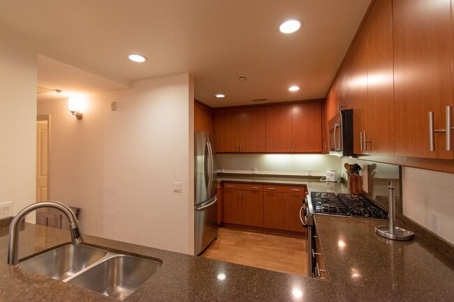 Building Photo - Excellent Cupertino Location Across from A...
