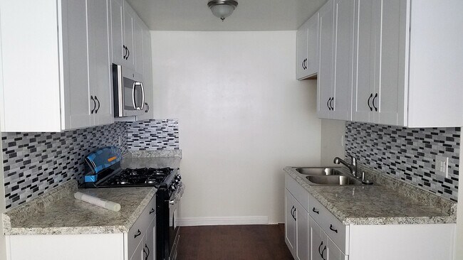 Kitchen A - 706 E Harvard St