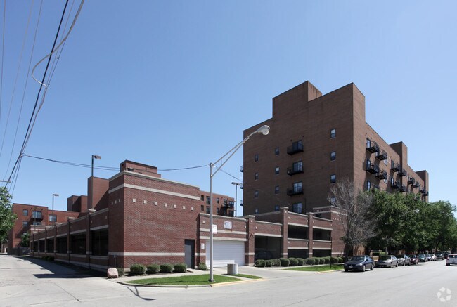 Building Photo - Rennaissance Place