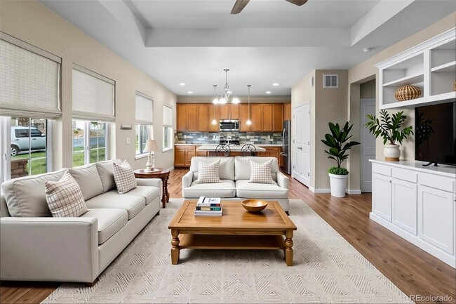 Building Photo - 10771 N Montane Dr