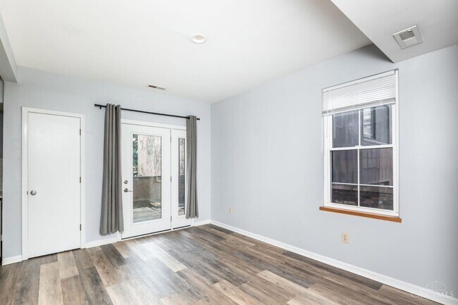 Foto del edificio - 127 W 9th St