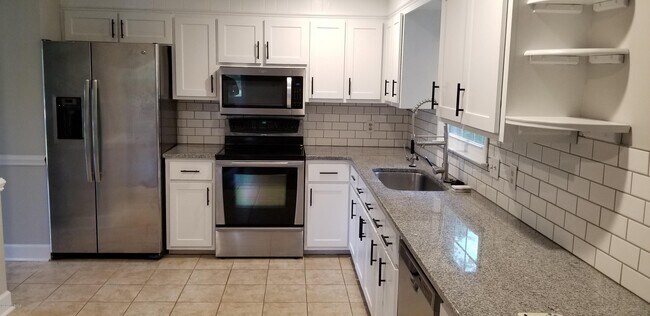Building Photo - 108 Southridge Dr