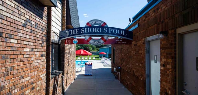 Building Photo - 9991 Southwinds Dr