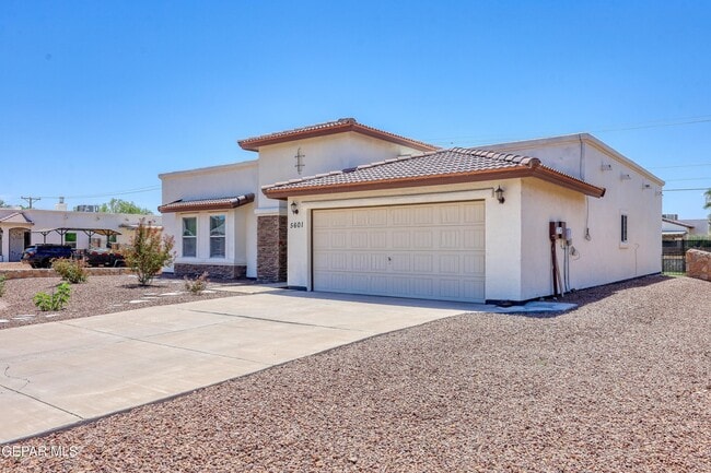 Building Photo - 5601 Valley Maple Dr